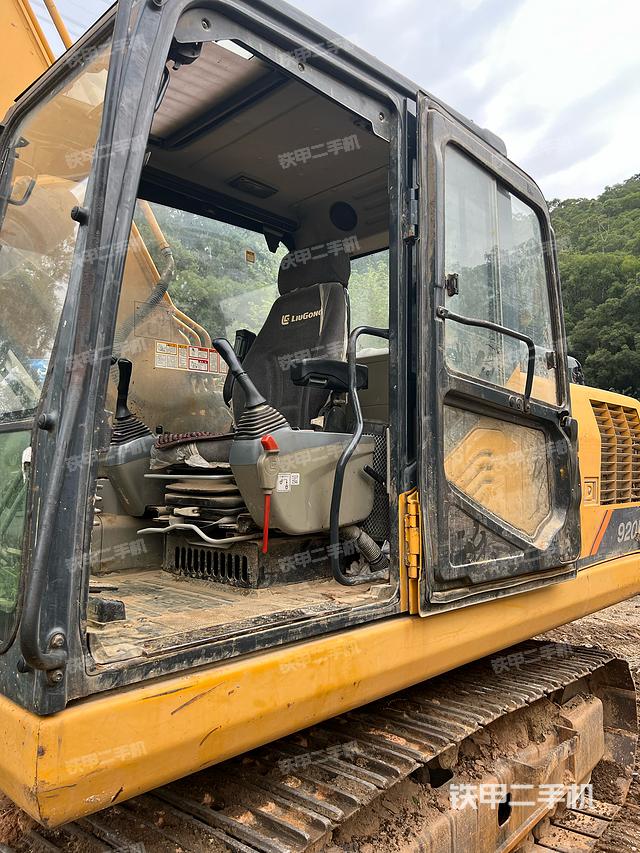 驾驶室整体（整机外观）