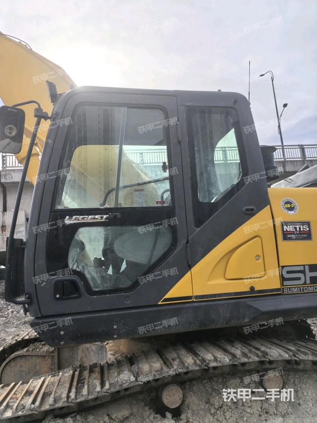 駕駛室正側(cè)(駕駛室部分) 駕駛室正側(cè)(駕駛室部分)