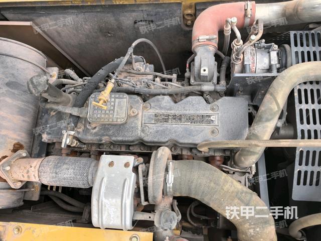 氣門(mén)室蓋螺絲特寫(xiě)（上車部件）