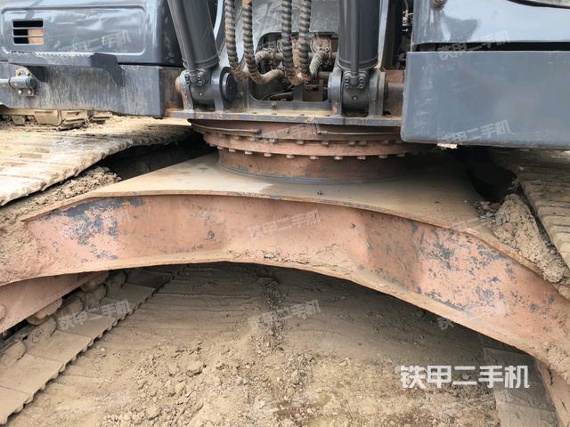 大臂油缸整體?豎拍（工作和回轉(zhuǎn)裝置）