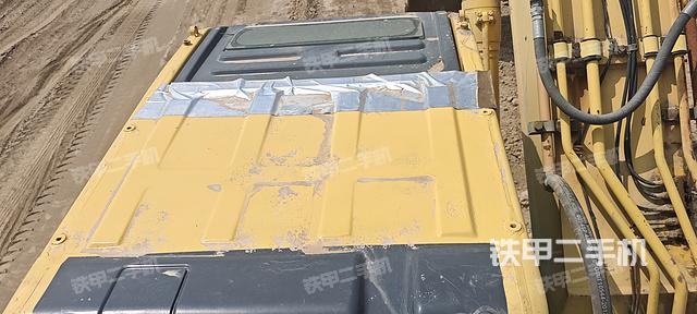 驾驶室顶部（整机外观）