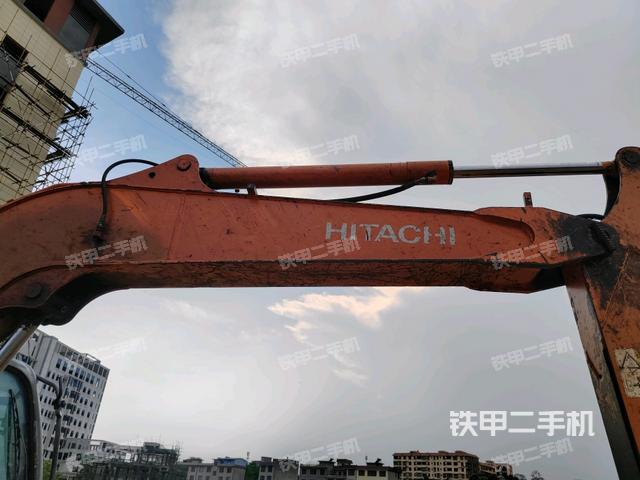 轉(zhuǎn)盤和下車架正前（工作和回轉(zhuǎn)裝置）