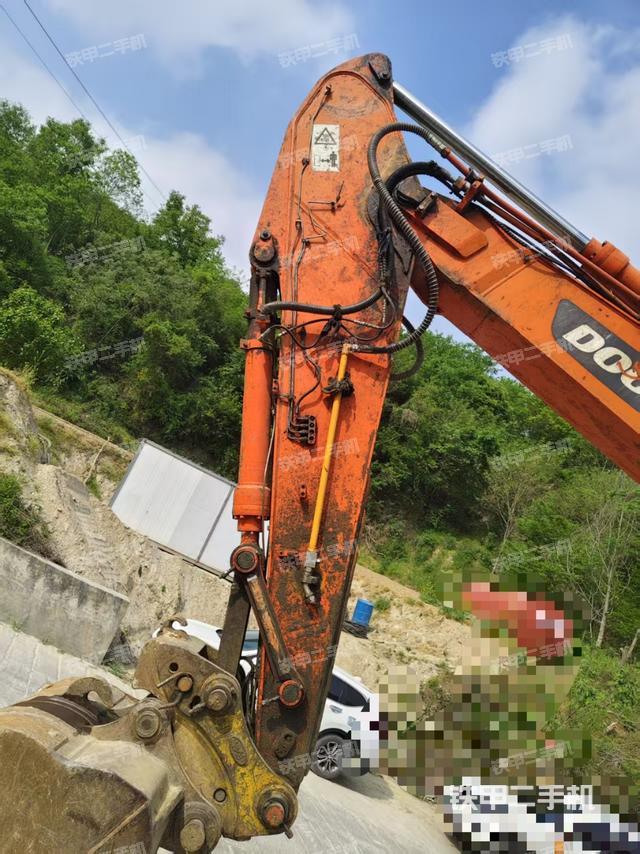 小臂整體左后(工作和回轉(zhuǎn)裝置) 小臂整體左后(工作和回轉(zhuǎn)裝置)