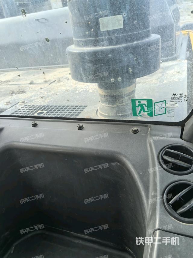 后窗玻璃角標(biāo)(駕駛室部分) 后窗玻璃角標(biāo)(駕駛室部分)