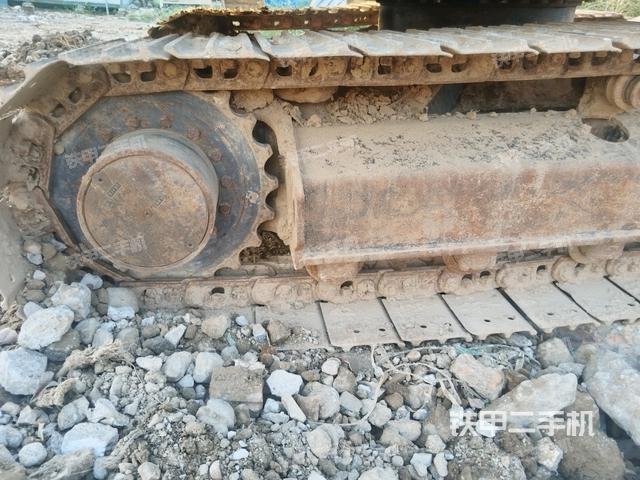 右驅(qū)動(dòng)輪（行走機(jī)構(gòu)）