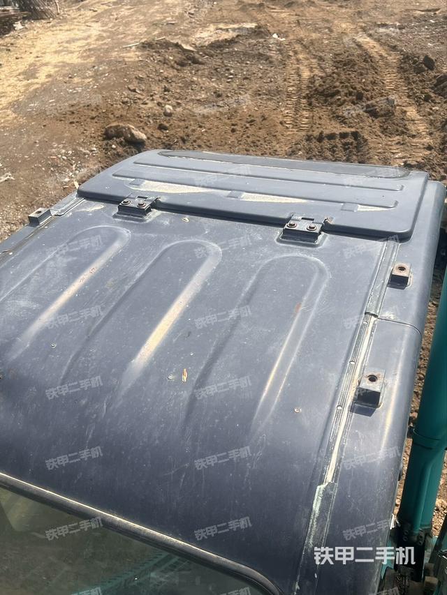 駕駛室頂部(整機外觀) 駕駛室頂部(整機外觀)