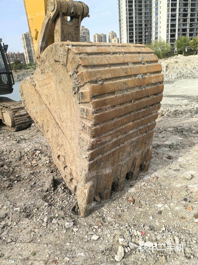 鏟斗45度(工作和回轉(zhuǎn)裝置) 鏟斗45度(工作和回轉(zhuǎn)裝置)