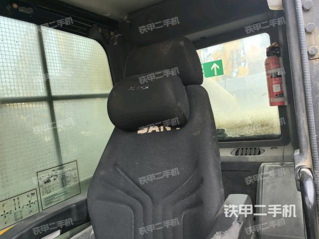 座椅右側(cè)控制臺(tái)/鑰匙門/油門/含右手柄(駕駛室部分) 座椅右側(cè)控制臺(tái)/鑰匙門/油門/含右手柄(駕駛室部分)