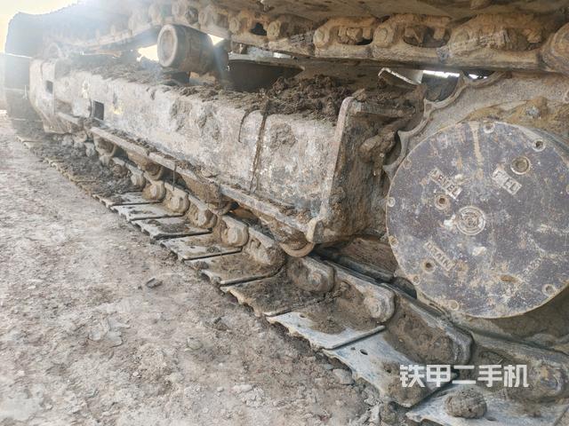 右側(cè)履帶整體?(行走機(jī)構(gòu)) 右側(cè)履帶整體?(行走機(jī)構(gòu))