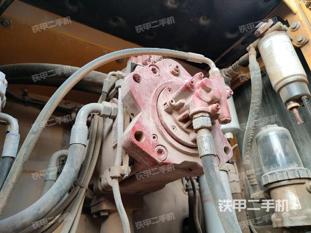 液壓泵斜45?右（大件艙室）