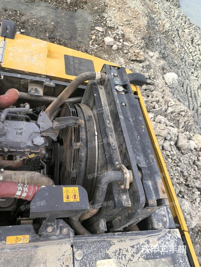 水箱+風(fēng)扇特寫(xiě)(上車(chē)部件) 水箱+風(fēng)扇特寫(xiě)(上車(chē)部件)