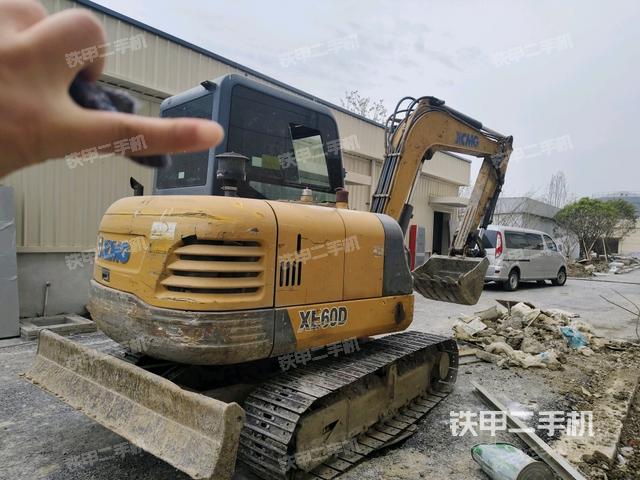 右后45(整機(jī)外觀) 右后45(整機(jī)外觀)