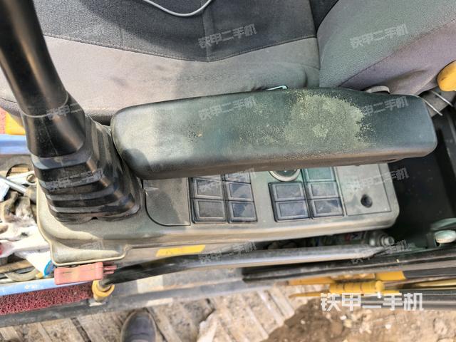 座椅左側控制臺/音響/含左手柄（駕駛室部分）