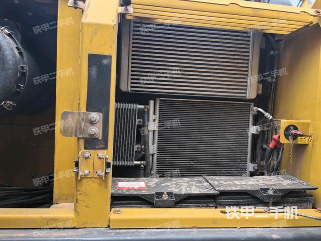 散熱器正面（大件艙室）