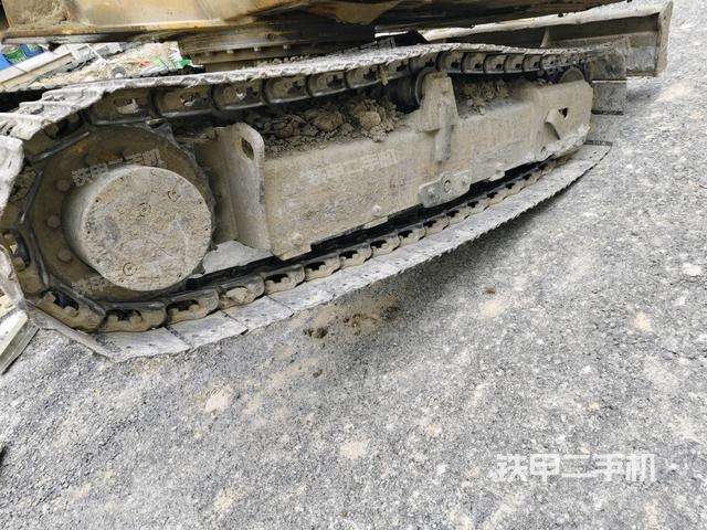 左側(cè)履帶整體?(行走機(jī)構(gòu)) 左側(cè)履帶整體?(行走機(jī)構(gòu))