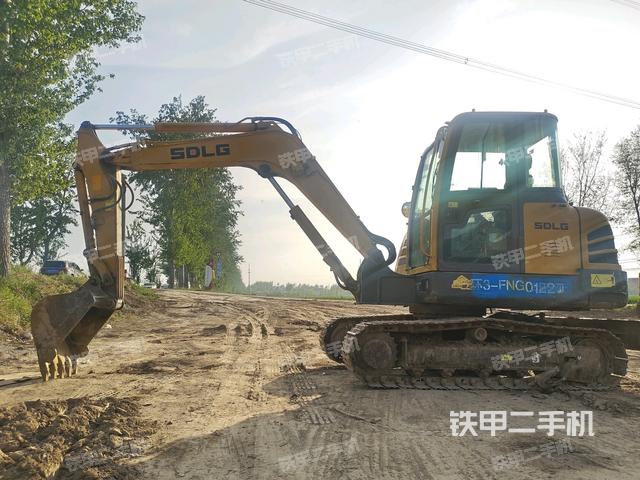 山東臨工E660F挖掘機(jī)