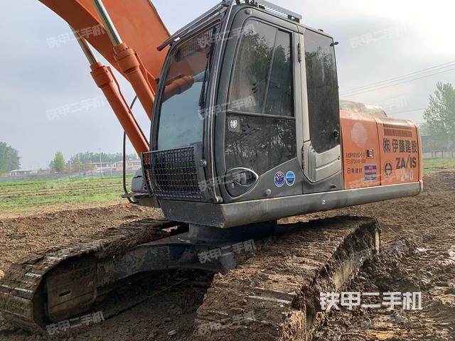 駕駛室整體(整機(jī)外觀) 駕駛室整體(整機(jī)外觀)