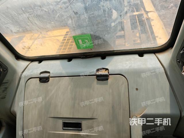 座椅后部(駕駛室部分) 座椅后部(駕駛室部分)