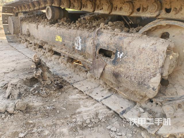 右側(cè)履帶整體?（行走機(jī)構(gòu)）