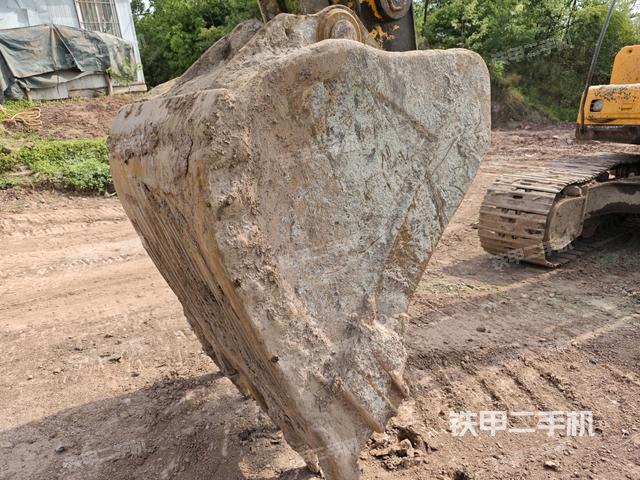 鏟斗45度(工作和回轉(zhuǎn)裝置) 鏟斗45度(工作和回轉(zhuǎn)裝置)