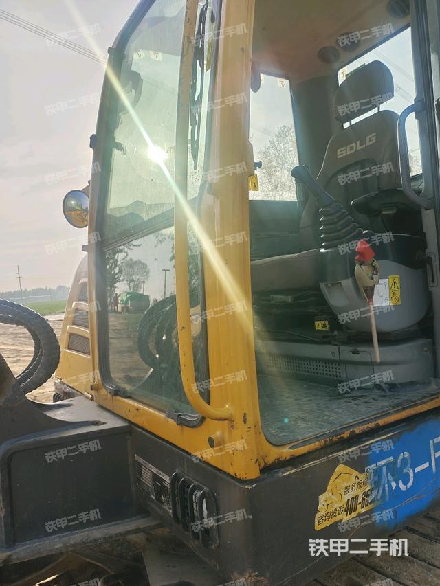 ?駕駛室正側(cè)（駕駛室部分）