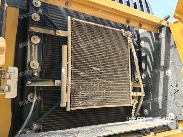 散熱器正面（大件艙室）