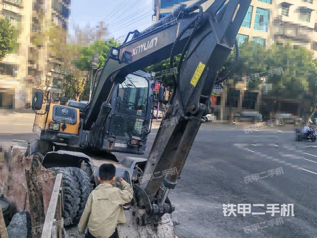 右前45(整機(jī)外觀) 右前45(整機(jī)外觀)