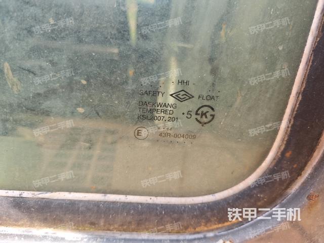 后窗玻璃角標(駕駛室部分) 后窗玻璃角標(駕駛室部分)