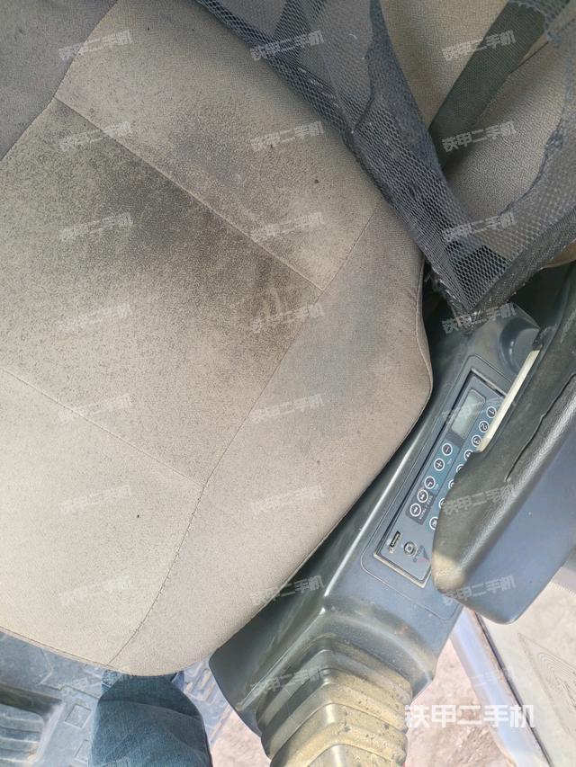 座椅左側(cè)控制臺(tái)/音響/含左手柄（駕駛室部分）