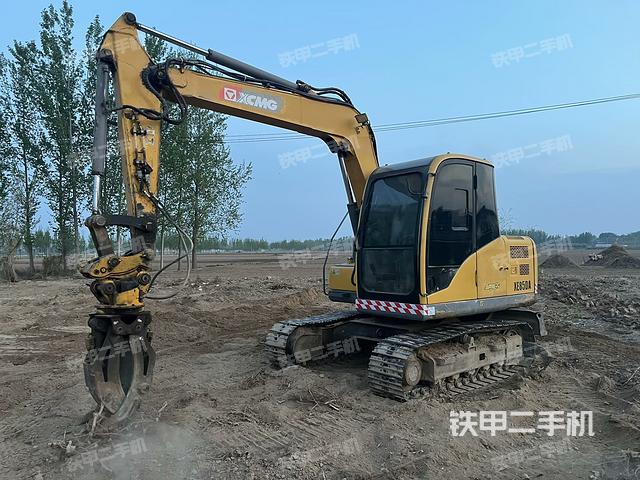 駕駛室整體(整機(jī)外觀) 駕駛室整體(整機(jī)外觀)