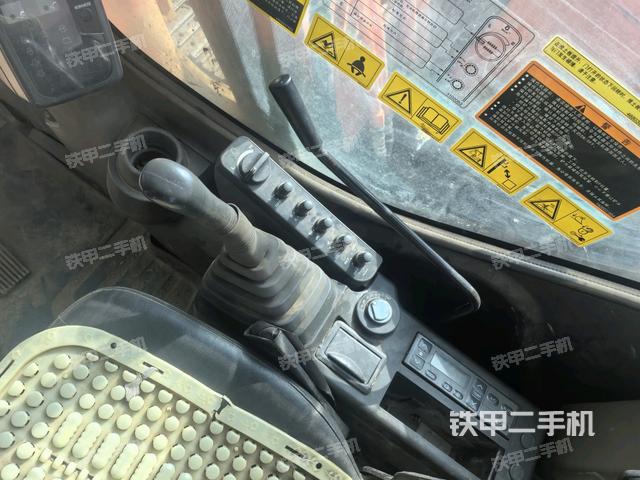 座椅左側(cè)控制臺(tái)/音響/含左手柄（駕駛室部分）