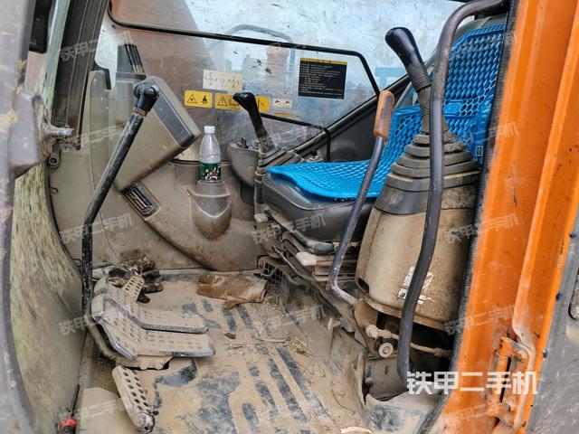 后窗玻璃角標(biāo)（駕駛室部分）