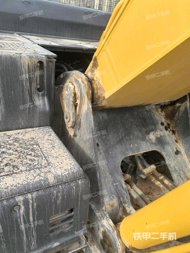 大臂根部?斜視(工作和回轉(zhuǎn)裝置) 大臂根部?斜視(工作和回轉(zhuǎn)裝置)