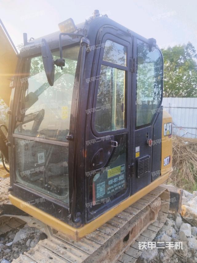 ?駕駛室正側(cè)（駕駛室部分）