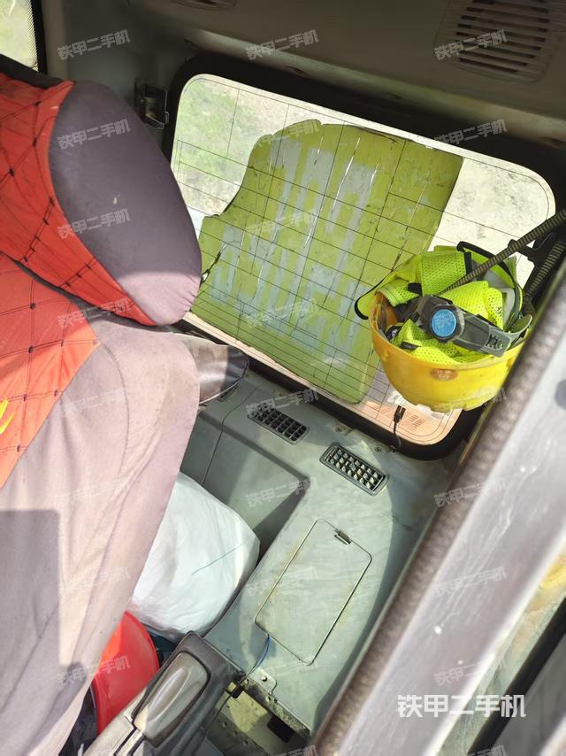 后窗玻璃角標(biāo)(駕駛室部分) 后窗玻璃角標(biāo)(駕駛室部分)