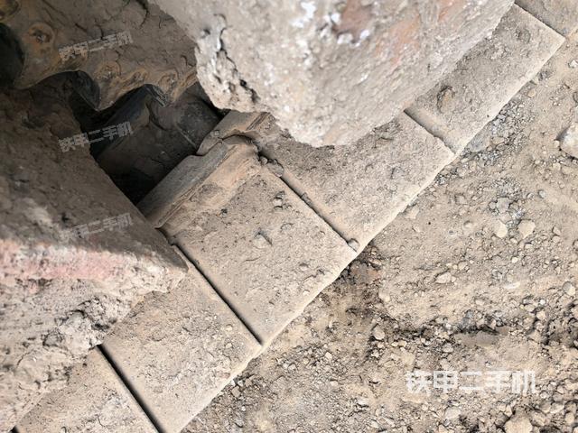 左側(cè)履帶整體?（行走機(jī)構(gòu)）