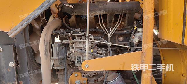 发动机右侧（整机外观及大件）