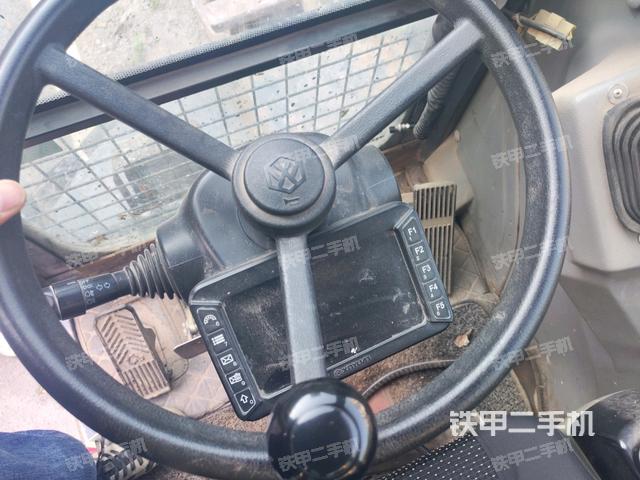 ?駕駛室正側(cè)(駕駛室部分) ?駕駛室正側(cè)(駕駛室部分)