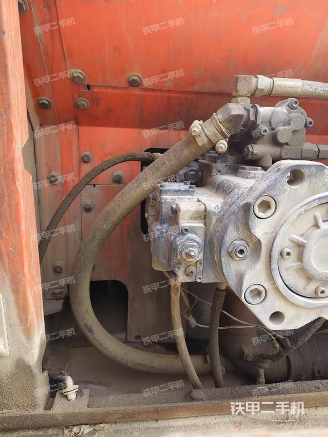 液壓泵斜45?左(大件艙室) 液壓泵斜45?左(大件艙室)