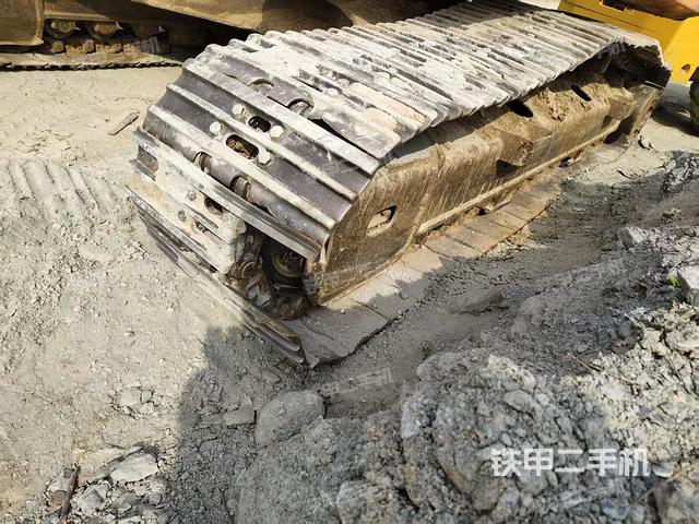 左側(cè)履帶整體?(行走機(jī)構(gòu)) 左側(cè)履帶整體?(行走機(jī)構(gòu))