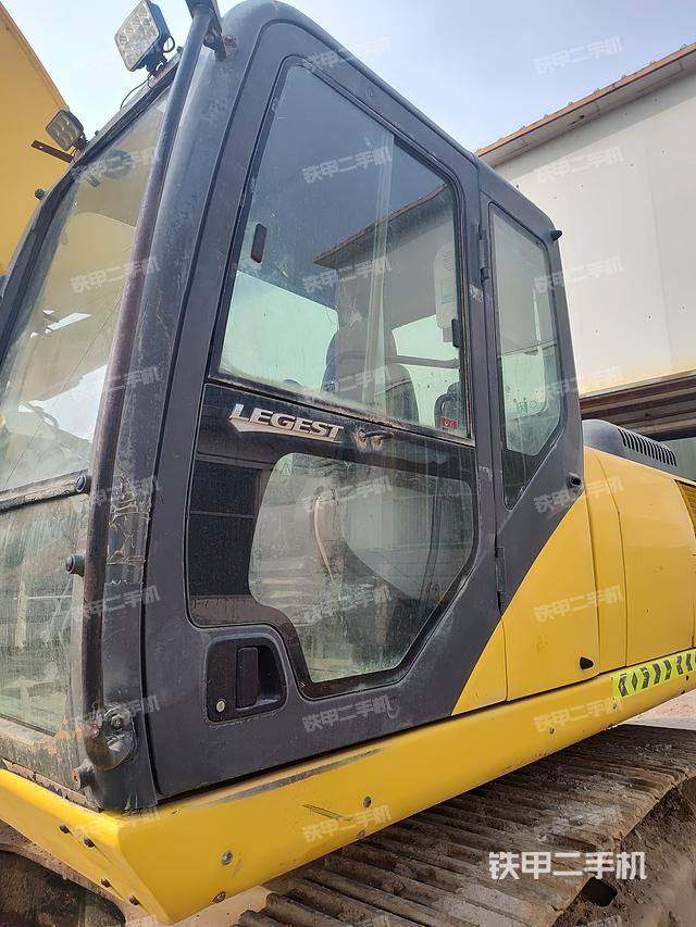 駕駛室整體（整機外觀）