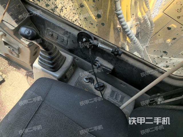 座椅右側(cè)控制臺/鑰匙門/油門/含右手柄（駕駛室部分）