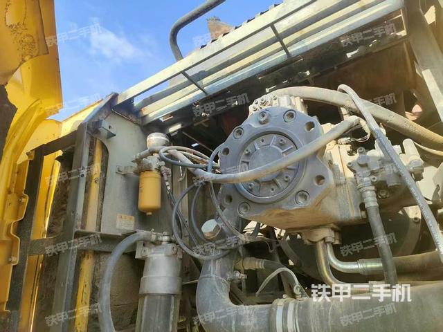 液壓泵艙室正面整體（整機(jī)外觀）