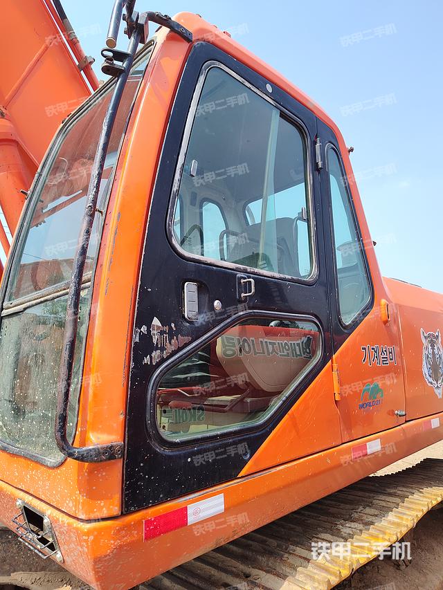 驾驶室整体（整机外观）