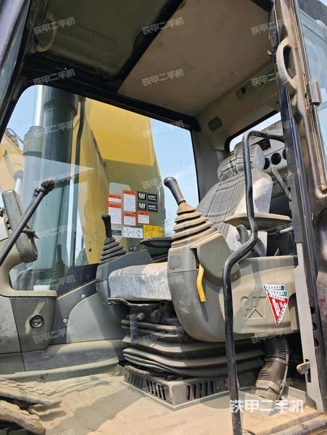 駕駛室整體（整機(jī)外觀）