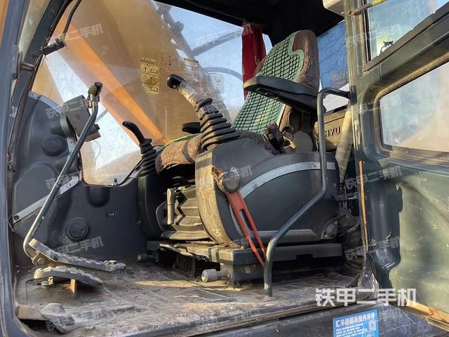 驾驶室整体（整机外观）