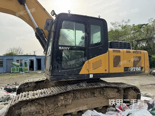 駕駛室整體（整機外觀）