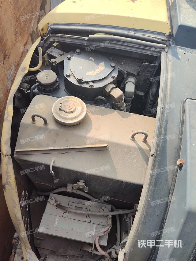 回轉(zhuǎn)馬達和主控閥（整機外觀）