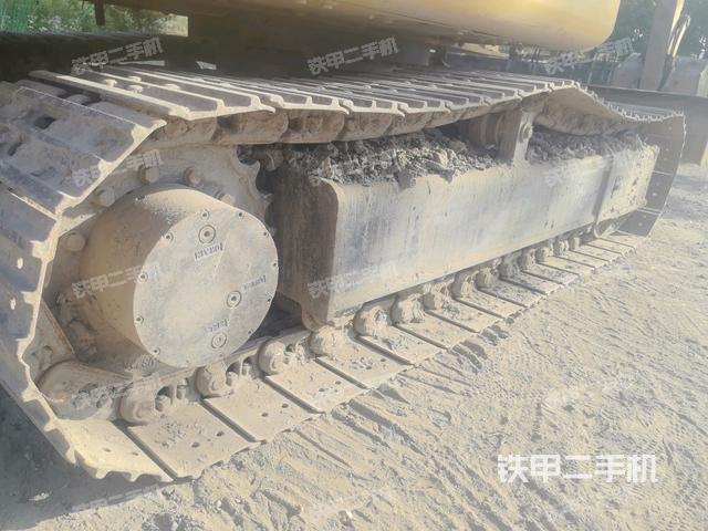 右側(cè)履帶整體?（行走機(jī)構(gòu)）