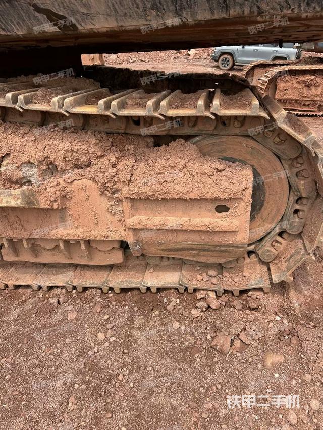 左驅(qū)動(dòng)輪（行走機(jī)構(gòu)）